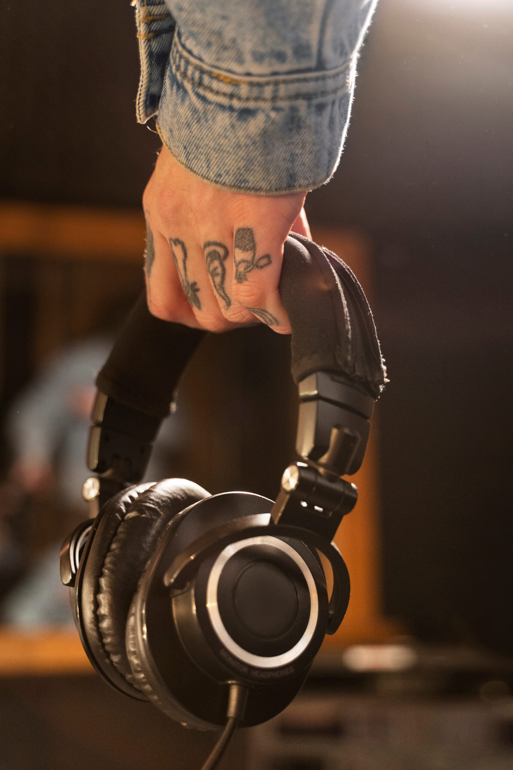 tomer aknin סאונד